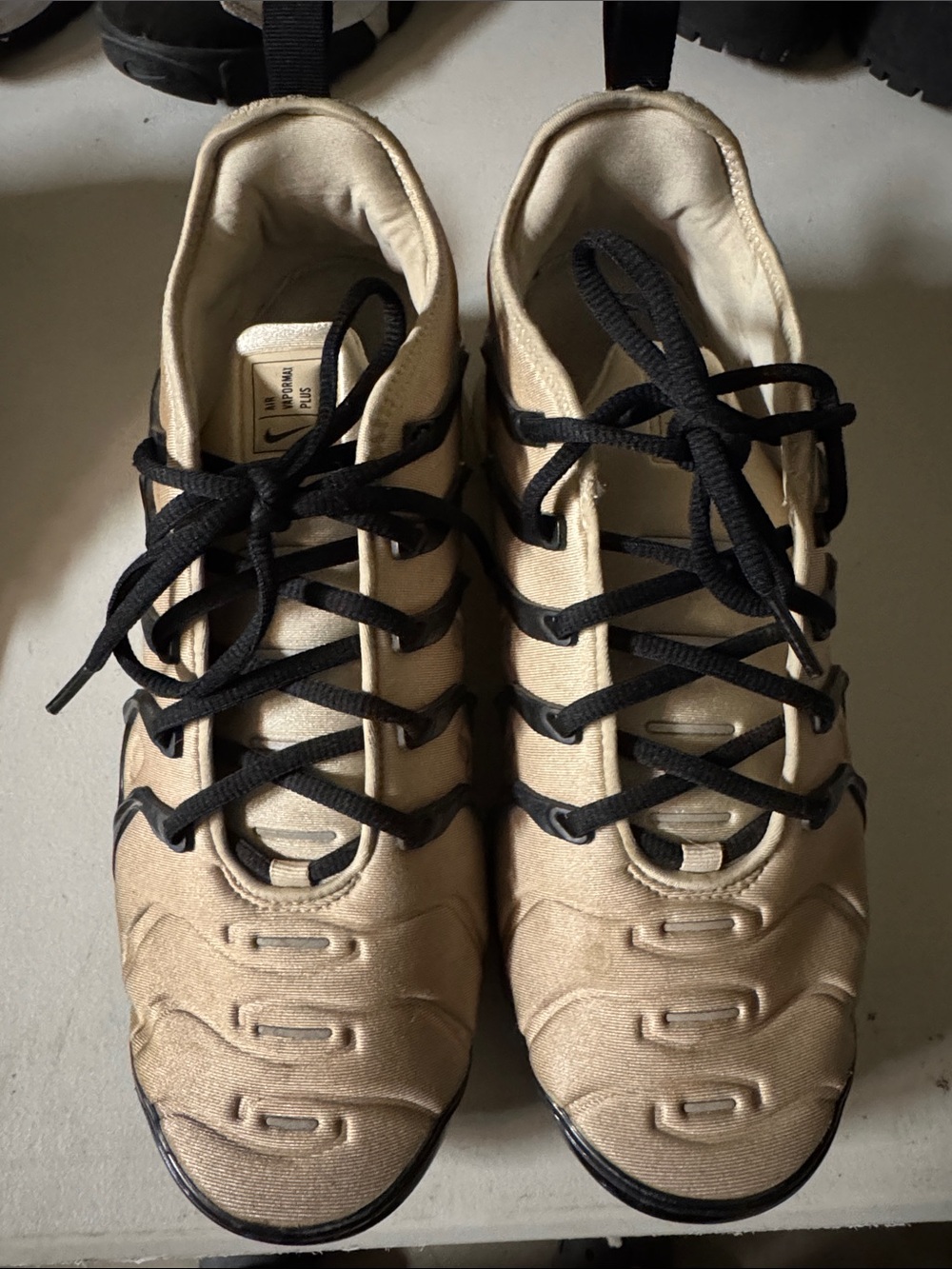 Nike Air Vapormax Plus Men's Beige Athletic Sneakers